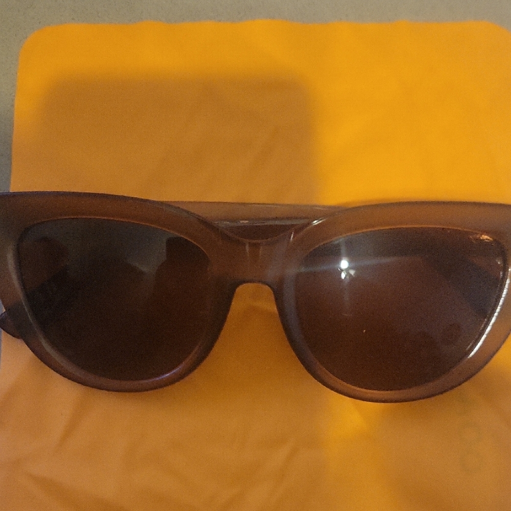 Elegant Brown Sunglasses